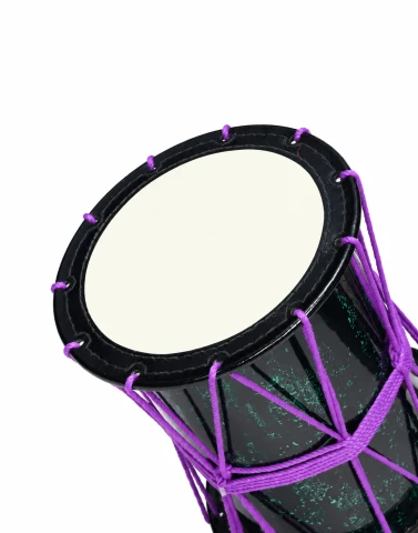 白色のロープを使用したかつぎ桶太鼓